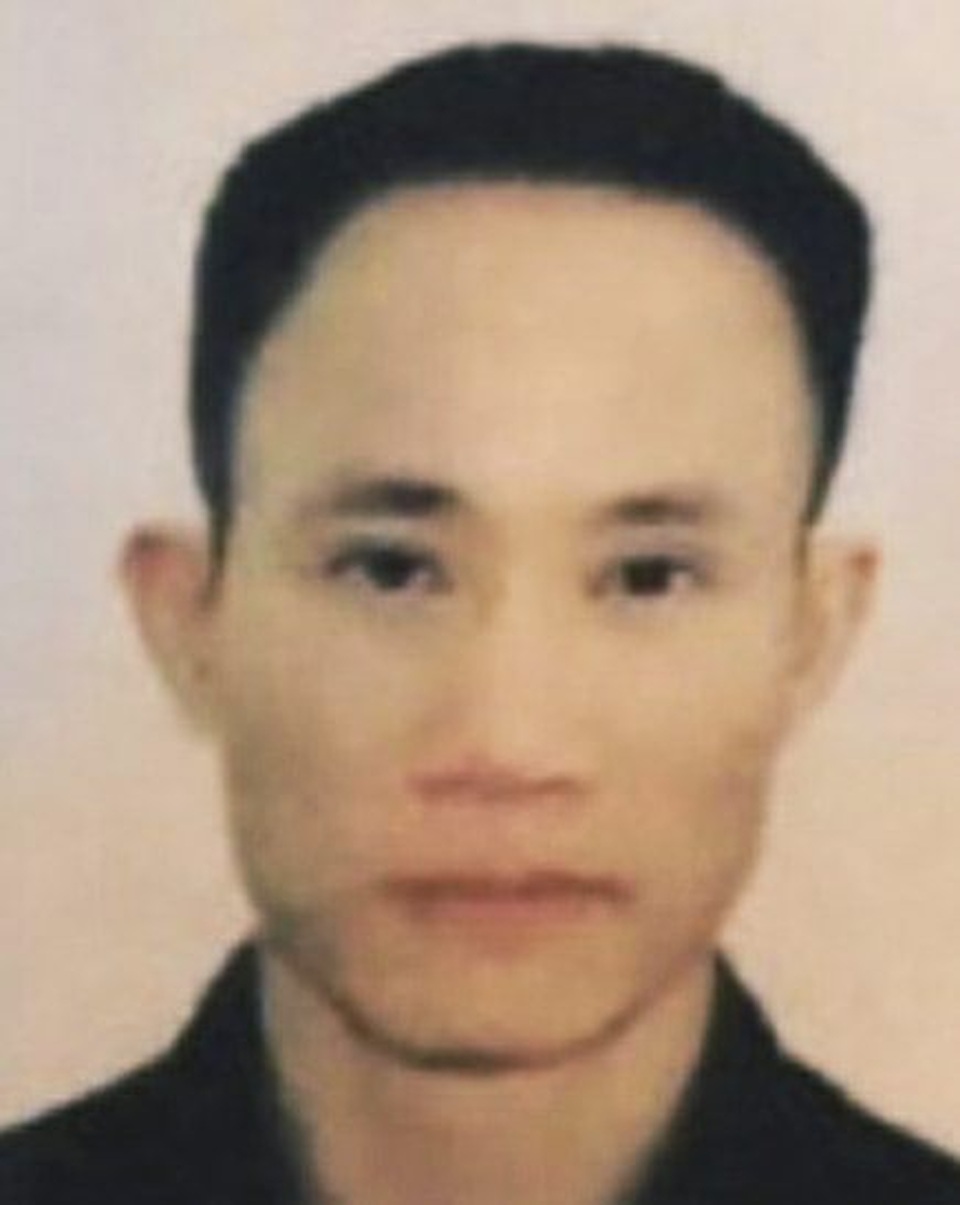 Đối tượng ôm súng cố thủ tại TPHCM bị bắt khi lẩn trốn ở Đồng Nai - 1 Đối tượng ôm súng cố thủ tại TPHCM bị bắt khi lẩn trốn ở Đồng Nai - 1