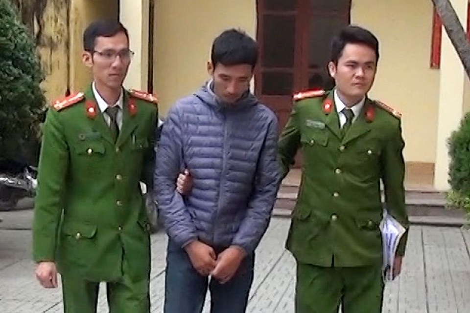 Cướp điện thoại xong nhắn tin lừa tiền của bạn nạn nhân - 1 Cướp điện thoại xong nhắn tin lừa tiền của bạn nạn nhân - 1