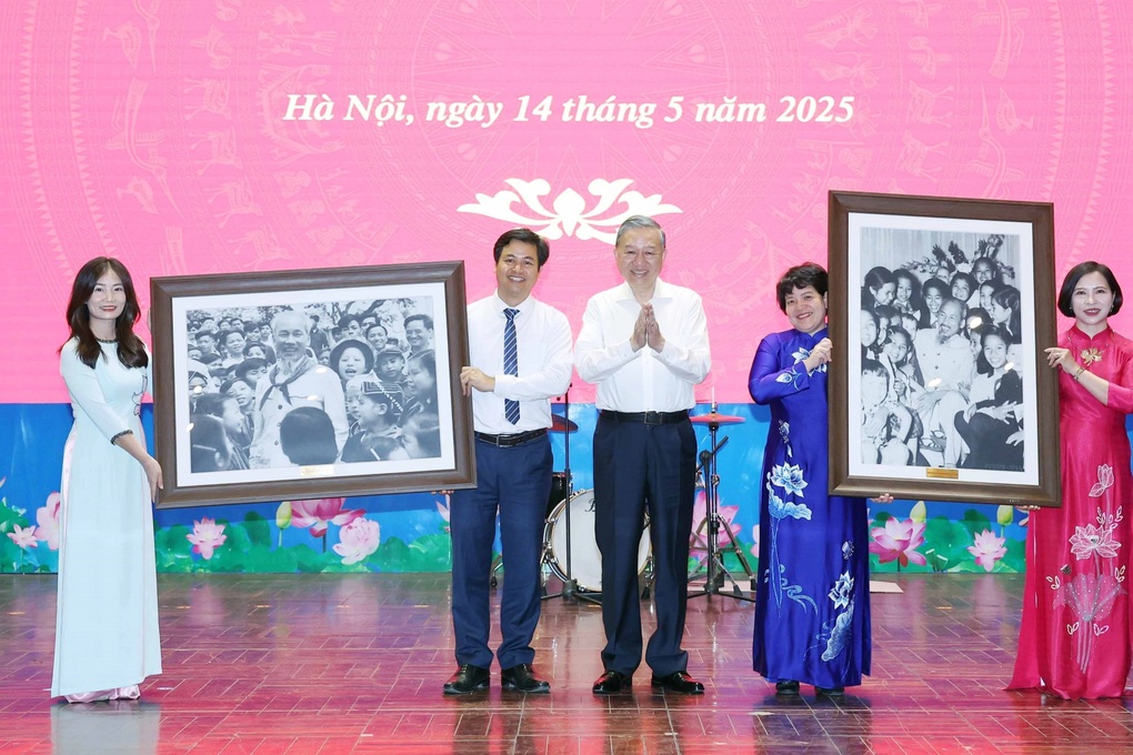 Tổng Bí thư Tô Lâm: Đổi mới sáng tạo, chuyển đổi số trong trường học - 2 Tổng Bí thư Tô Lâm: Đổi mới sáng tạo, chuyển đổi số trong trường học - 2
