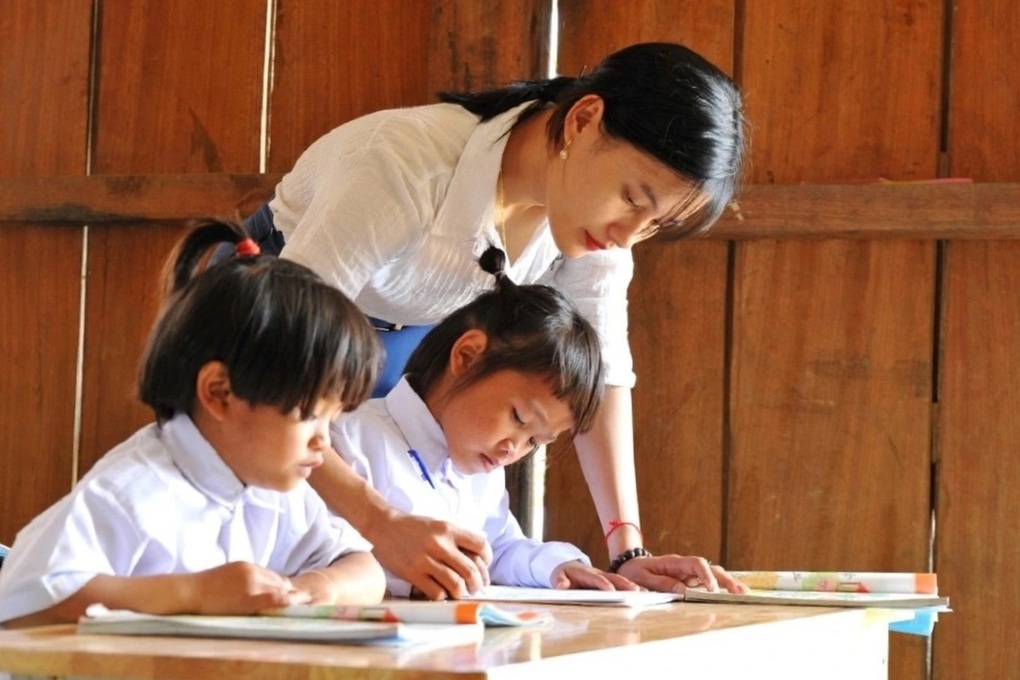 Quy định mới: Giáo viên nghỉ hưu được ký hợp đồng dạy toàn thời gian - 1 Quy định mới: Giáo viên nghỉ hưu được ký hợp đồng dạy toàn thời gian - 1
