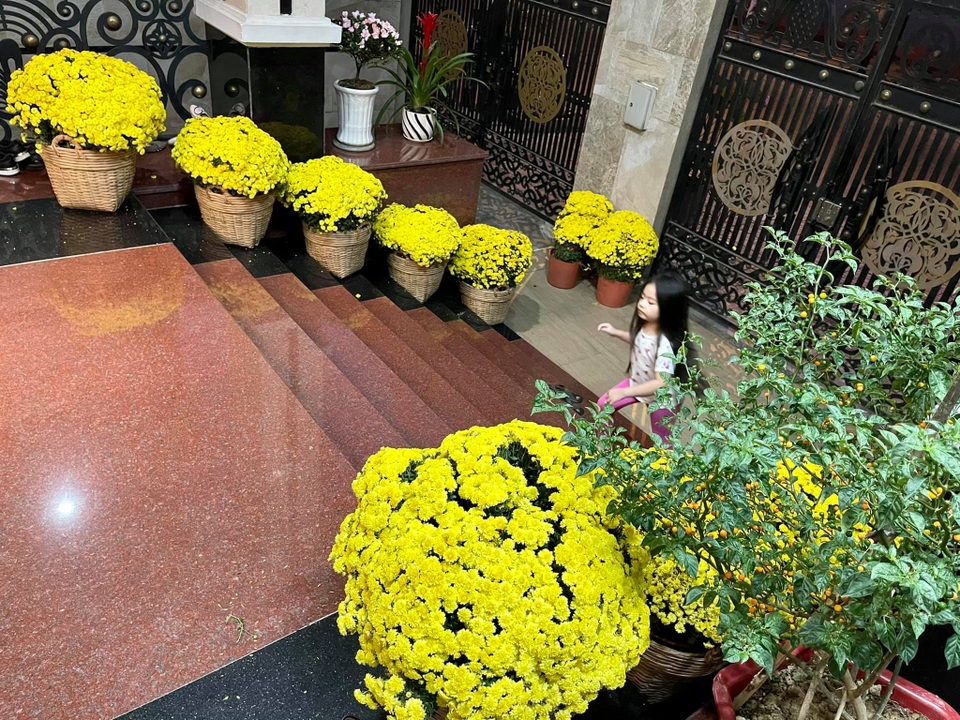 Căn biệt thự ngập hoa Tết của diễn viên Vân Trang - 2 Căn biệt thự ngập hoa Tết của diễn viên Vân Trang - 2