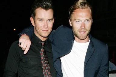 Ronan Keating phát biểu xúc động tại tang lễ của Stephen Gately