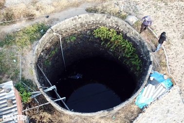 Hòn đảo có 2.100 giếng nước vẫn "khát"