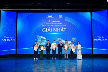 Trao giải Báo chí an toàn giao thông 2025: Lan tỏa thông điệp thượng tôn pháp luật