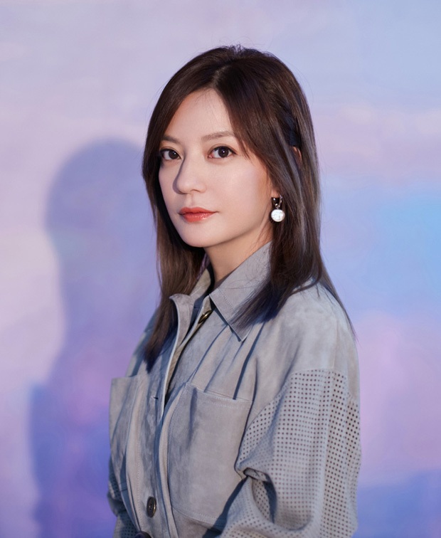 Lật lại những bê bối ồn ào của én nhỏ Triệu Vy - 1 Lật lại những bê bối ồn ào của én nhỏ Triệu Vy - 1