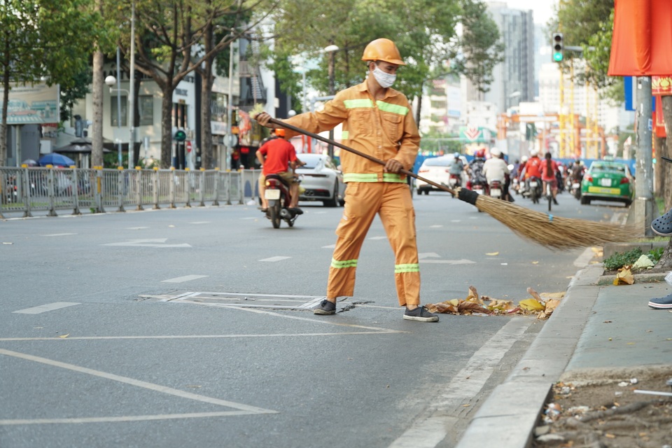 TPHCM: Buồn vui tâm sự công nhân vệ sinh trong Ngày Quốc tế Lao động 1/5 - 1 TPHCM: Buồn vui tâm sự công nhân vệ sinh trong Ngày Quốc tế Lao động 1/5 - 1