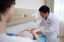 Bác sĩ Việt mang y học theo chuẩn quốc tế đến gần hơn với người dân địa phương