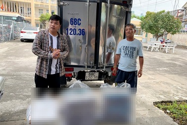 Chưa nộp phạt vì chở thuốc lá lậu, lại tiếp tục vi phạm