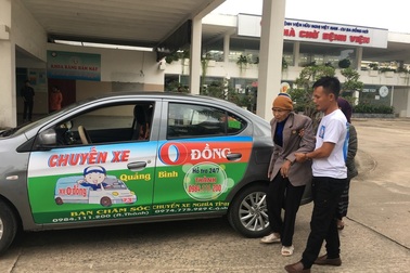 Ấm lòng những “chuyến xe 0 đồng” chở bệnh nhân nghèo của anh tài xế tốt bụng