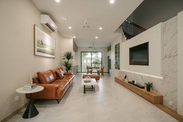 Nhà 92m2 ở Hà Nội "lột xác" sau cải tạo, không gian bừng sáng, rộng hơn