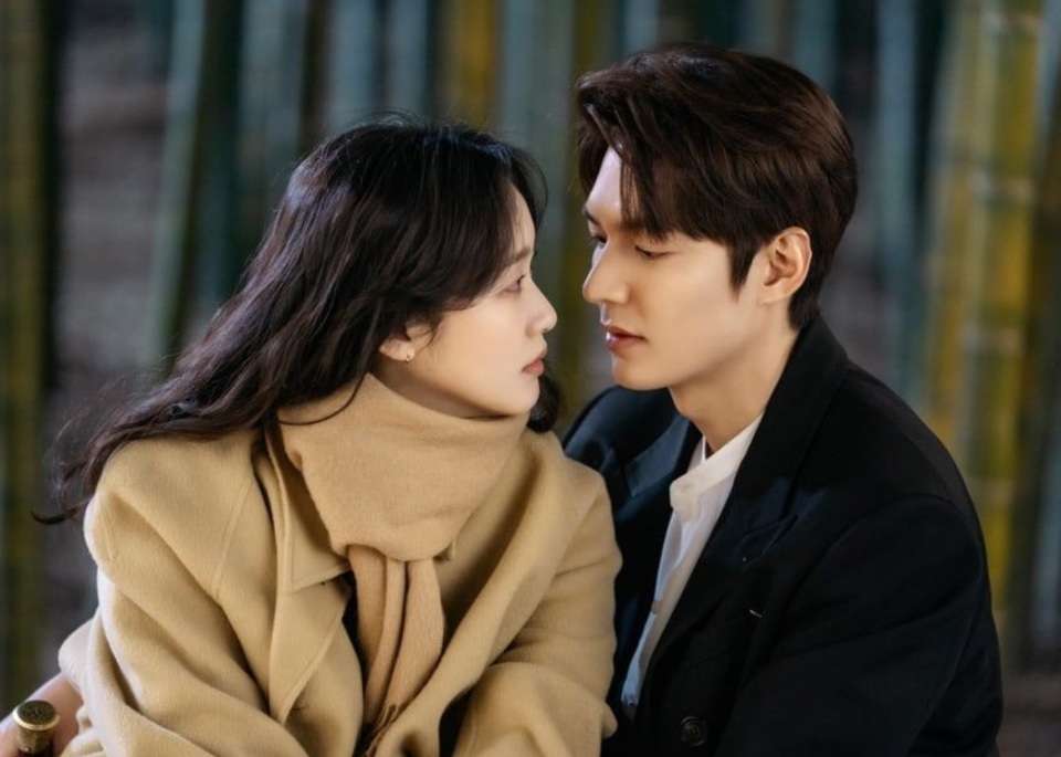 Sức hút của Lee Min Ho không đủ để giúp phim “thăng hạng” - 3 Sức hút của Lee Min Ho không đủ để giúp phim “thăng hạng” - 3