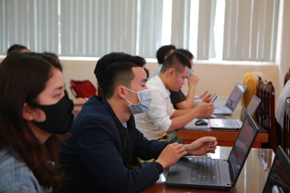 Hà Nội: Các trường triển khai dạy học online, tăng cường khử khuẩn mùa dịch - 2 Hà Nội: Các trường triển khai dạy học online, tăng cường khử khuẩn mùa dịch - 2