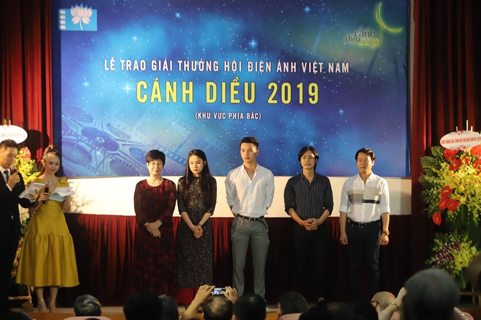 Phim của Cát Phượng, Kiều Minh Tuấn cùng lúc ẵm 7 giải tại Cánh diều 2019 - 2 Phim của Cát Phượng, Kiều Minh Tuấn cùng lúc ẵm 7 giải tại Cánh diều 2019 - 2