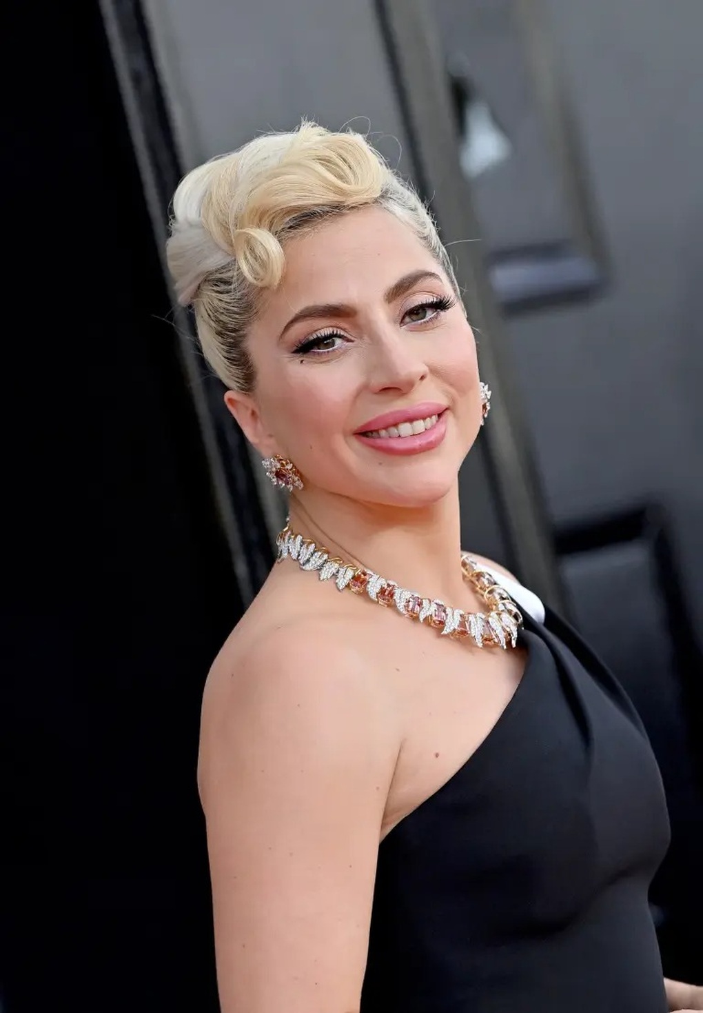 Lady Gaga vào vai Harley Quinn trong Joker 2: Chờ đợi gã hề tái xuất - 4 Lady Gaga vào vai Harley Quinn trong Joker 2: Chờ đợi gã hề tái xuất - 4