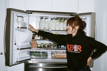 Vợ tôi ham rẻ, tích trữ đồ ăn Tết từ sớm để rồi nhận cái kết đắng