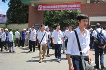 Gần 700 ngàn thí sinh dự thi môn đầu tiên