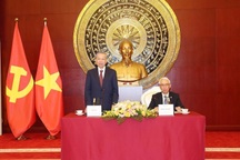 Tổng Bí thư, Chủ tịch nước Tô Lâm thăm Đại sứ quán và gặp gỡ cộng đồng người Việt Nam tại Trung Quốc