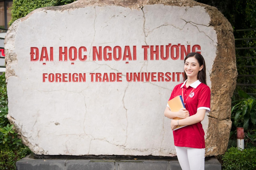 Hoa hậu Việt vừa tốt nghiệp xuất sắc Đại học Ngoại thương là ai? - 1 Hoa hậu Việt vừa tốt nghiệp xuất sắc Đại học Ngoại thương là ai? - 1