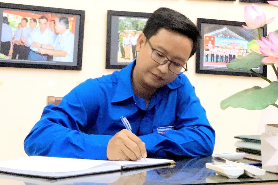 Thầy giáo giỏi chuyên môn, năng động công tác Đoàn - 1 Thầy giáo giỏi chuyên môn, năng động công tác Đoàn - 1