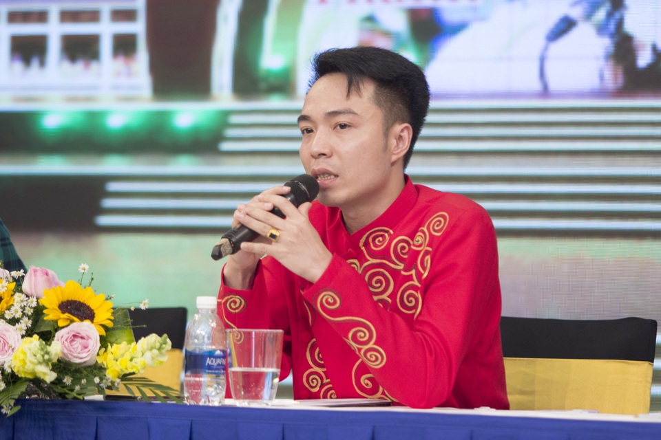 Hoài Thanh đưa chầu văn lên sân khấu liveshow - 2 Hoài Thanh đưa chầu văn lên sân khấu liveshow - 2