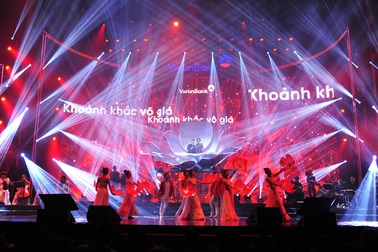 “Khoảnh khắc vô giá” với hàng loạt sao khủng