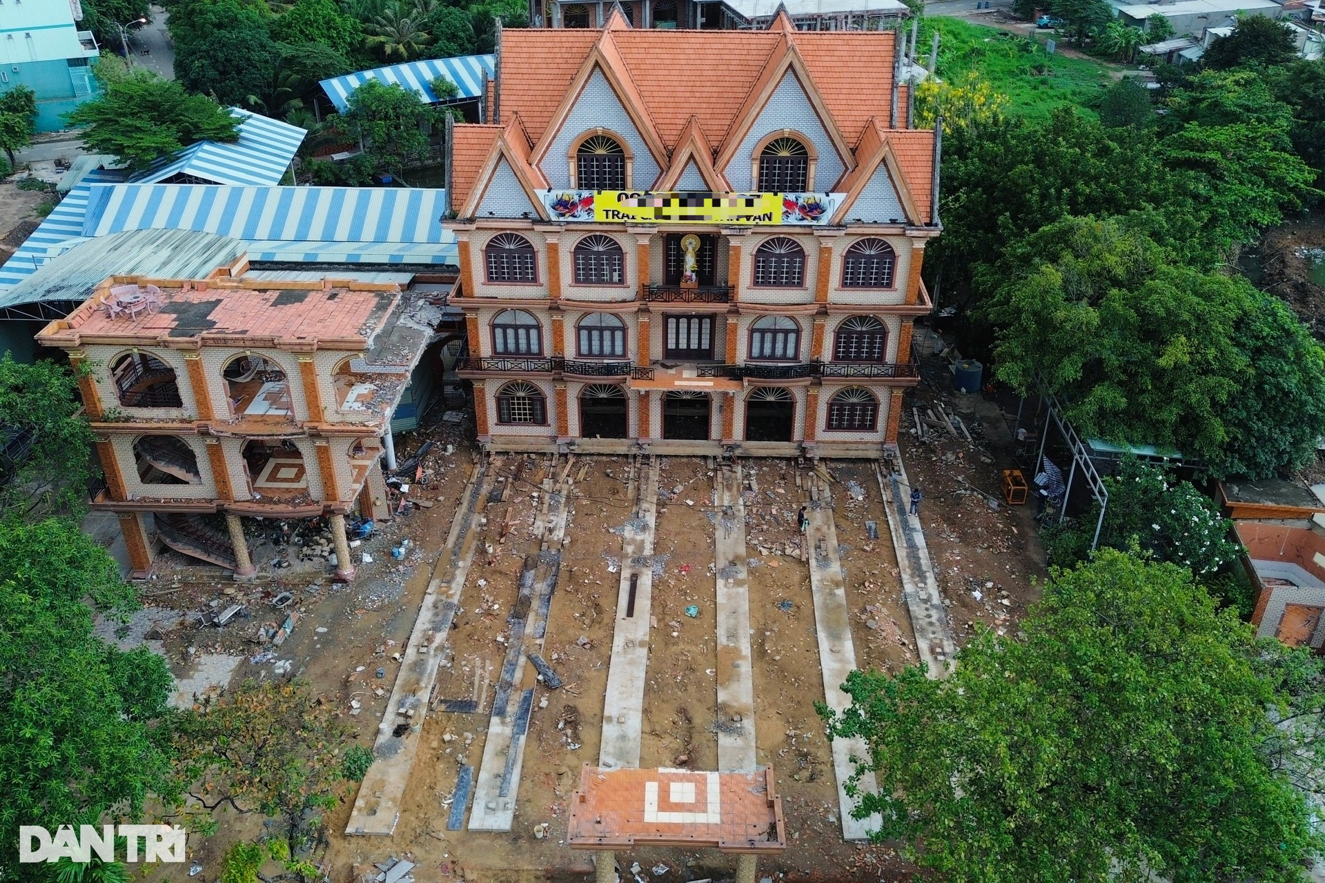 Thần đèn di dời tòa nhà 3 tầng, nhường đất làm Vành đai 3 TPHCM - 1 Thần đèn di dời tòa nhà 3 tầng, nhường đất làm Vành đai 3 TPHCM - 1
