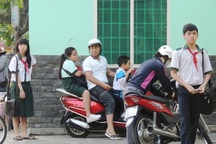 Nghịch lý trong việc chấn chỉnh dạy thêm, học thêm