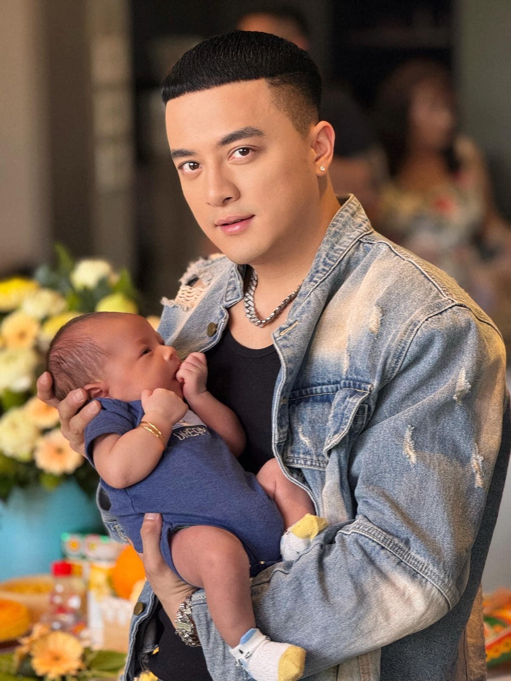 Cao Thái Sơn: Tôi sống cùng nhà với người ấy chứ không phải bố đơn thân - 1 Cao Thái Sơn: Tôi sống cùng nhà với người ấy chứ không phải bố đơn thân - 1