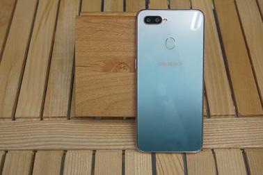 Oppo F9 là mẫu smartphone tầm trung tốt nhất 2018 được độc giả Dân trí bình chọn