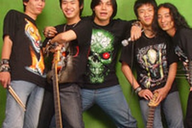 Thánh Giá Đỏ: “Lấy Bức Tường làm kinh nghiệm cho mình”