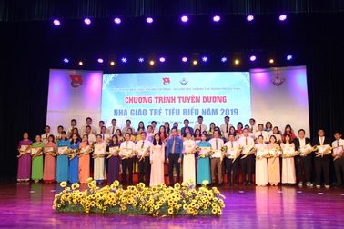 Đà Nẵng tuyên dương 58 nhà giáo trẻ tiêu biểu