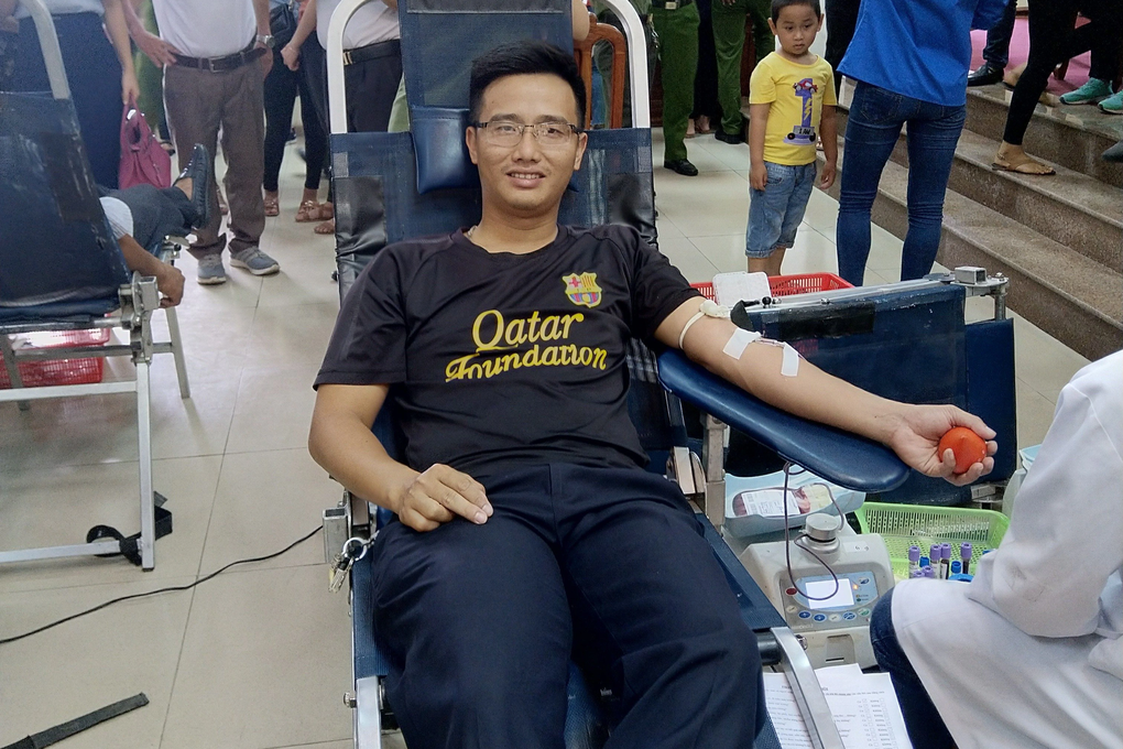 Nam giảng viên gần 15 năm thực hiện mong ước cho đi - 2