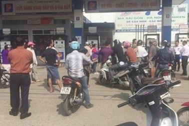 Nhân viên cây xăng đánh khách nhập viện vì dám “ý kiến”