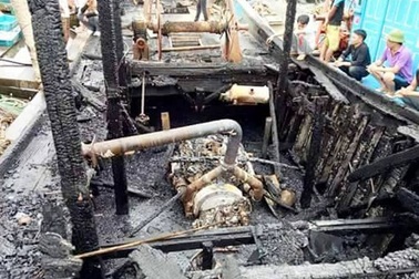 Rò rỉ khí gas, tàu cá bốc cháy
