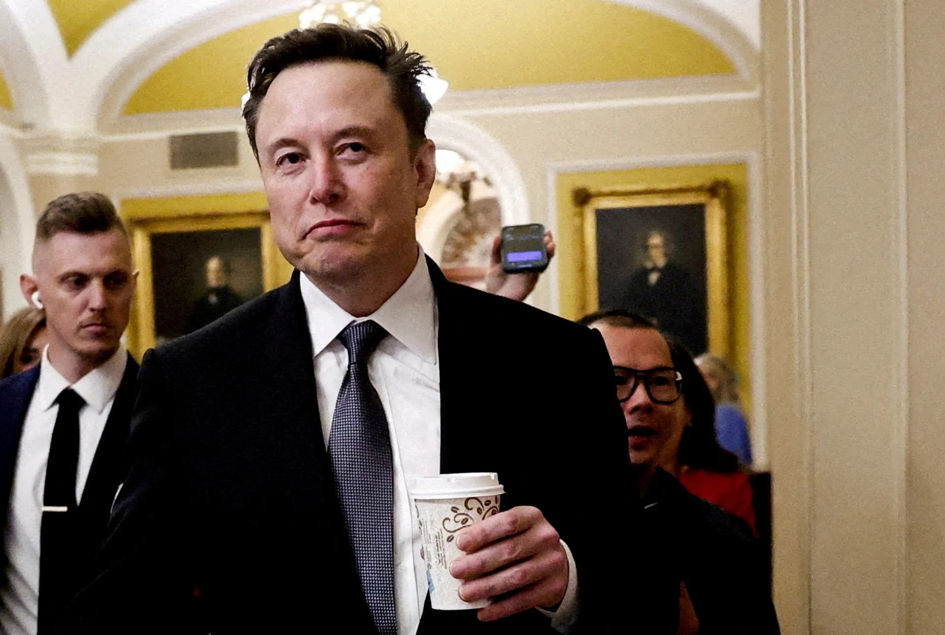 Elon Musk, DOGE và quyền lực khổng lồ - 1 Elon Musk, DOGE và quyền lực khổng lồ - 1
