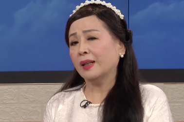 NSND Thu Hiền: "Bị mấy bà bán rau túm tay, kêu lên, tôi hoảng hốt…"