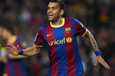 Siêu phẩm của Alves giúp Barca đả bại Getafe
