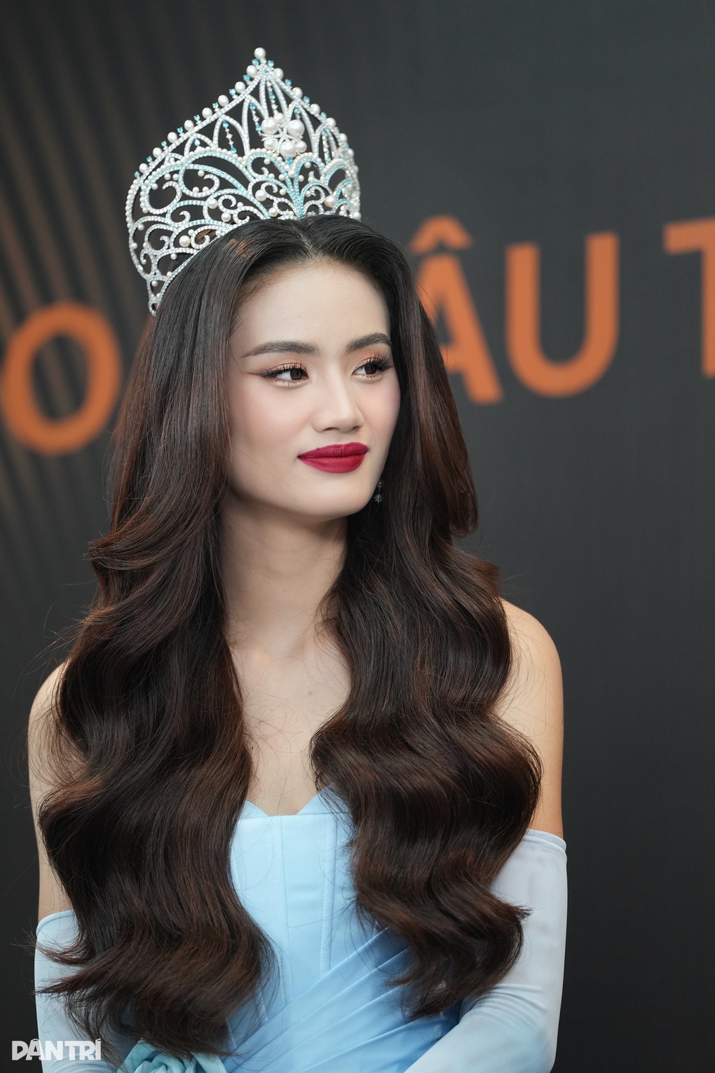 Hoa hậu Ý Nhi tự hào bố là giám đốc, Á hậu chưa mảnh tình vắt vai - 2 Hoa hậu Ý Nhi tự hào bố là giám đốc, Á hậu chưa mảnh tình vắt vai - 2