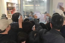 Chen lấn mua hồ sơ, dự kiến tuyển sinh lớp 10 Hà Nội "căng" hơn năm ngoái