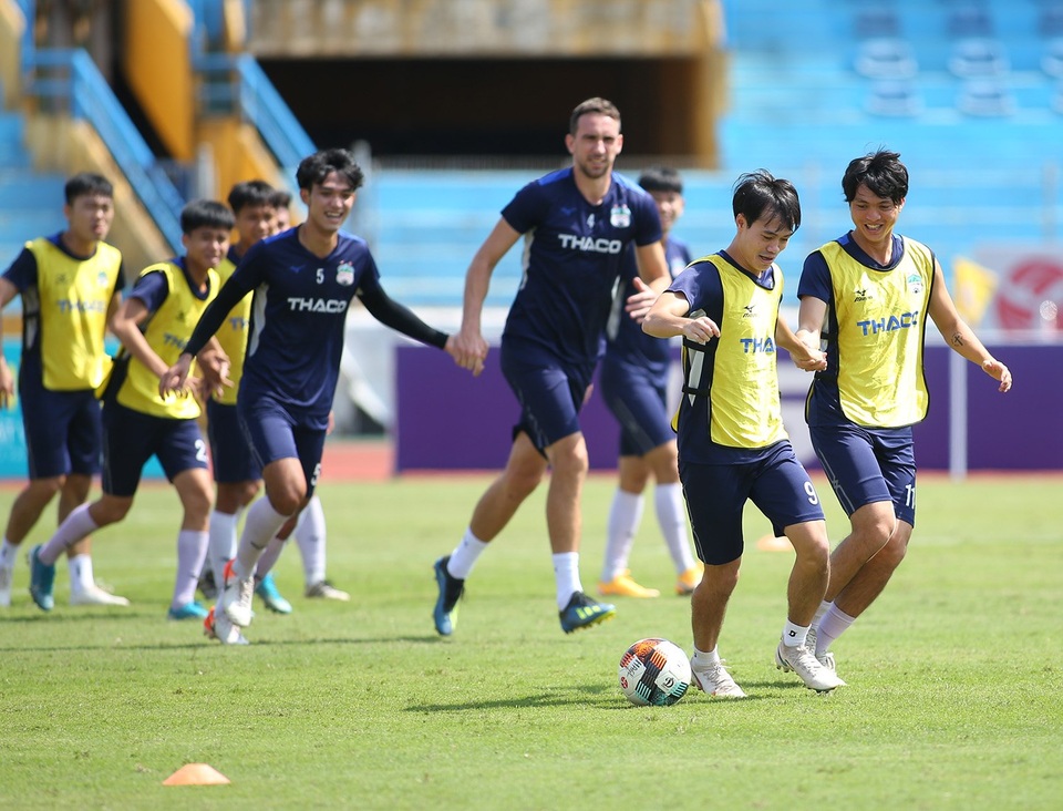 Văn Toàn: “HA Gia Lai sẽ thắng Viettel 1-0, không buông top 5 V-League” - 5 Văn Toàn: “HA Gia Lai sẽ thắng Viettel 1-0, không buông top 5 V-League” - 5