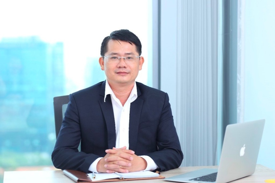 Hiệu trưởng để vợ gửi clip nhạy cảm cho nhân viên nữ kêu oan - 2 Hiệu trưởng để vợ gửi clip nhạy cảm cho nhân viên nữ kêu oan - 2