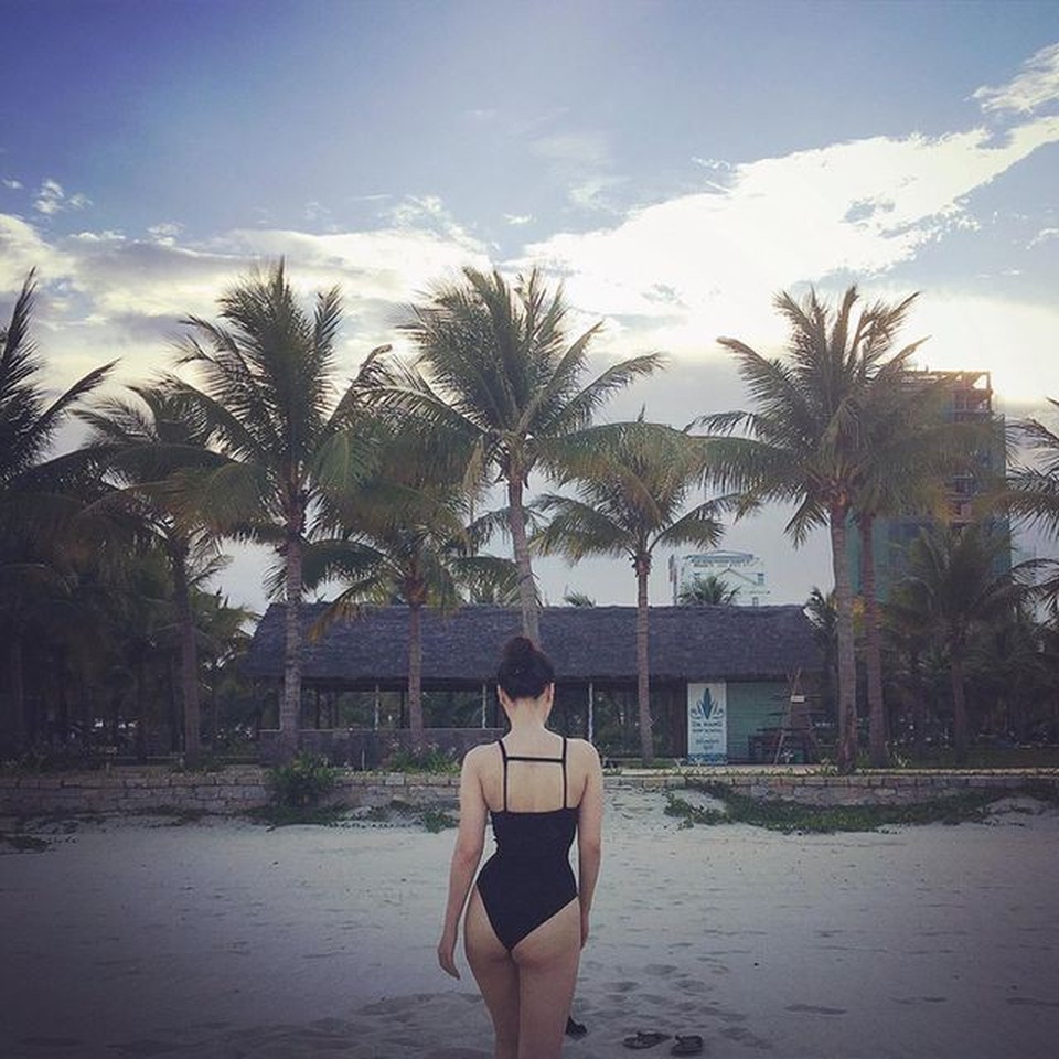 MC Minh Hà hiếm hoi diện bikini khoe vóc dáng gợi cảm - 5