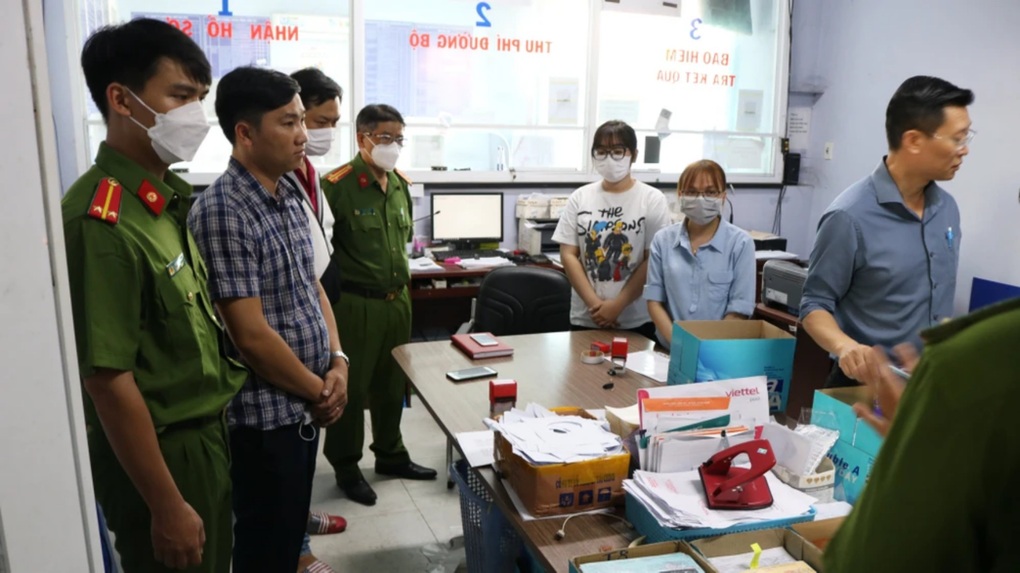 Tố cáo giám đốc trung tâm đăng kiểm nhận hối lộ, nhiều người thoát tội - 1 Tố cáo giám đốc trung tâm đăng kiểm nhận hối lộ, nhiều người thoát tội - 1