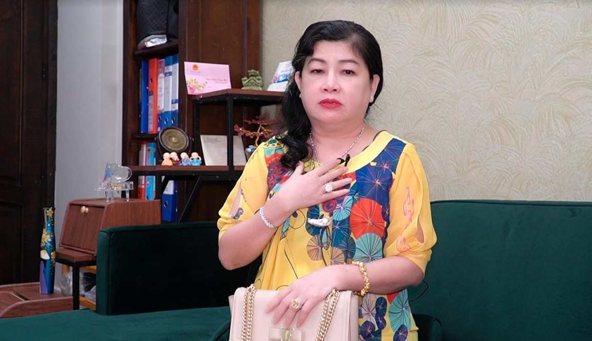 Nữ đại gia Dung Bình Dương tố Trúc Anh xin lỗi tính toán, quyết khởi kiện - 1 Nữ đại gia Dung Bình Dương tố Trúc Anh xin lỗi tính toán, quyết khởi kiện - 1