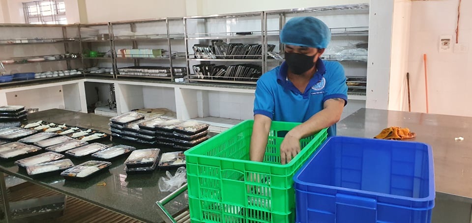 Cận cảnh những suất ăn trong khu cách ly Covid-19 - 7 Cận cảnh những suất ăn trong khu cách ly Covid-19 - 7