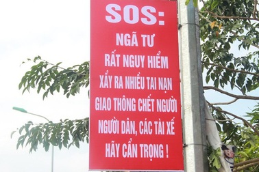 Dân tự bỏ tiền dựng biển cảnh báo ở “ngã tư chết người”