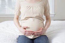 Cận kề ngày sinh, thai phụ vẫn quyết tâm đi thi