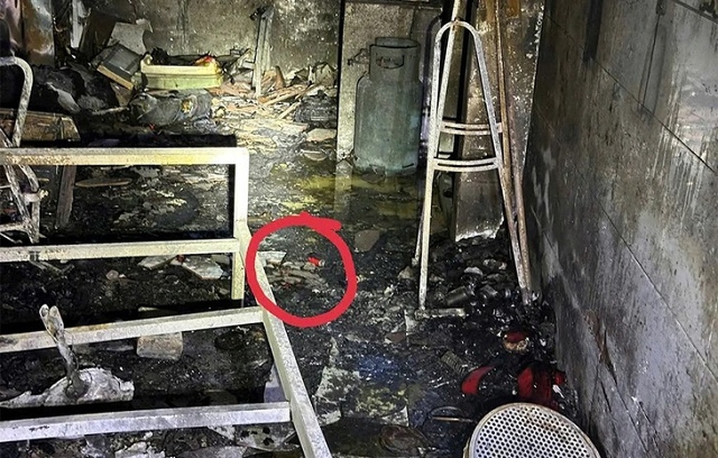 Phát hiện 2 vợ chồng tử vong sau tiếng nổ lớn tại phòng trọ ở Bắc Ninh - 1 Phát hiện 2 vợ chồng tử vong sau tiếng nổ lớn tại phòng trọ ở Bắc Ninh - 1