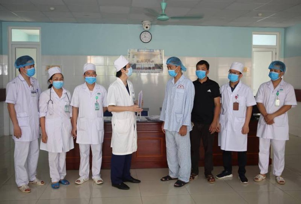 Thực hiện thành công ca ghép thận không cùng huyết thống đầu tiên - 2 Thực hiện thành công ca ghép thận không cùng huyết thống đầu tiên - 2
