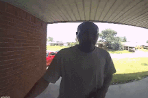 Clip "người đàn ông bất ngờ bị rắn cắn vào mặt" gây sốc tuần qua